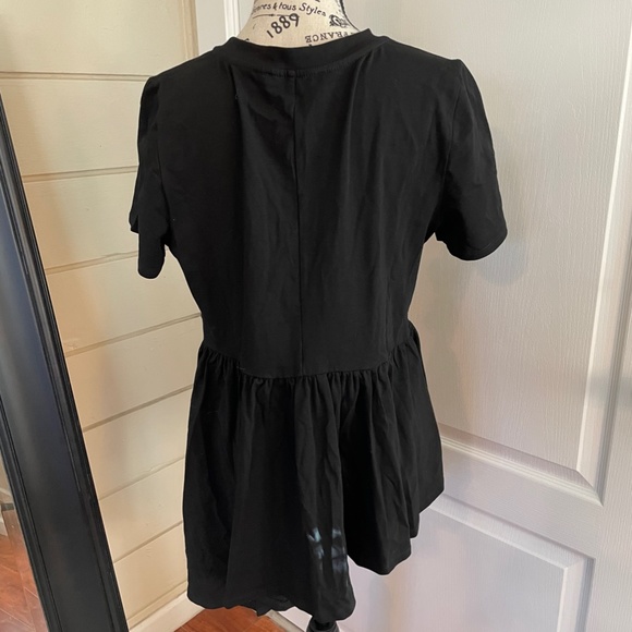 NWT - Eloquii Black Asymmetrical Ruffled T-Shirt Top. Size 14. - Picture 2 of 3